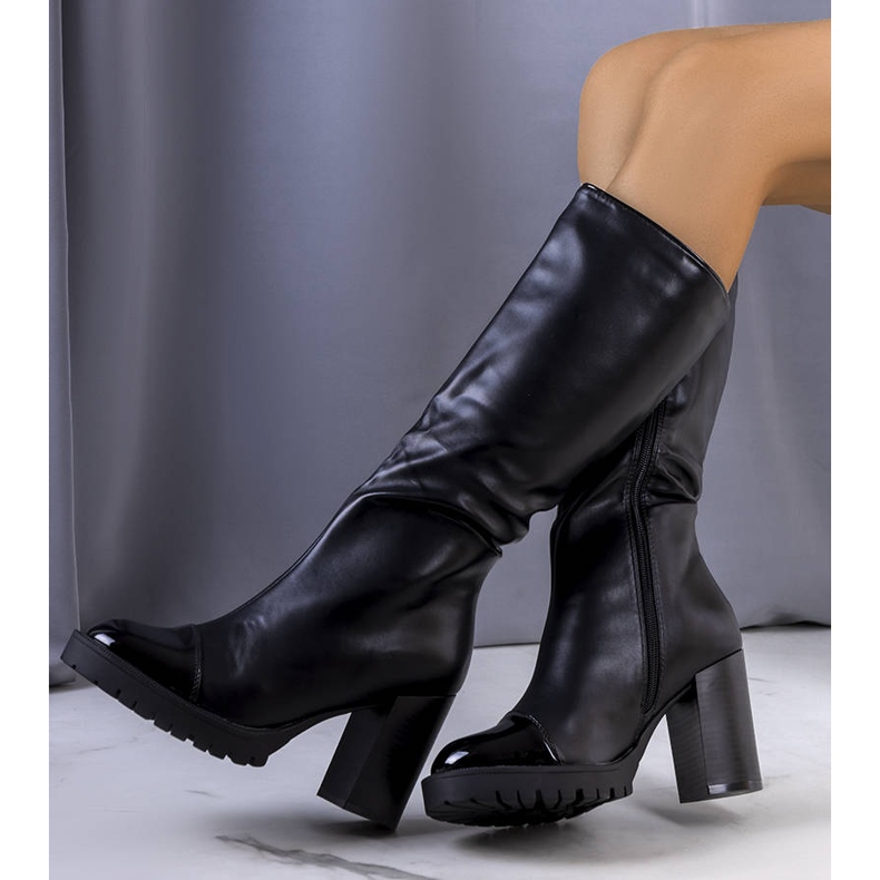 BM Botas quentes pretas no poste Fogla preto 2