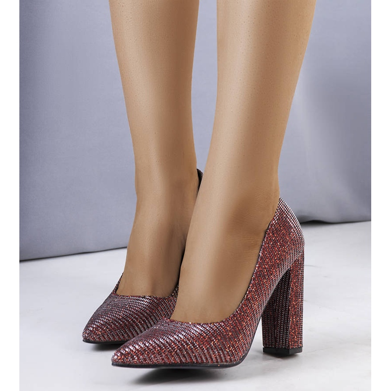 Bombas vermelhas no post Theiss vermelho 1 Bombas vermelhas no post Theiss vermelho 1