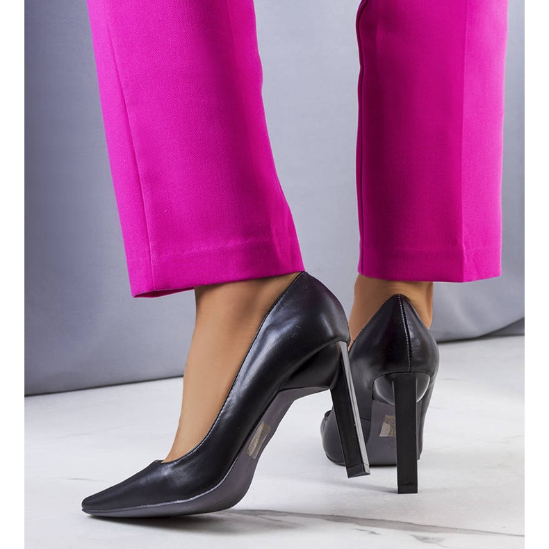 PA1 Salto alto preto Kilda 1