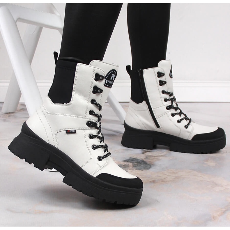 Botas brancas impermeáveis ​​em pele Rieker Revolution W0374-80 branco preto 2