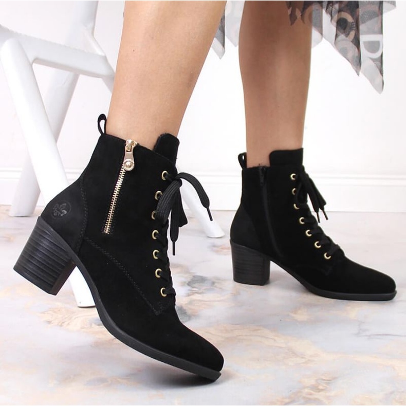 Botas de camurça de couro no poste isolado Rieker W RKR564 preto 2