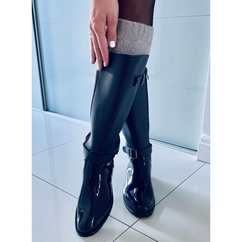 BM Galochas pretas divididas preto 1