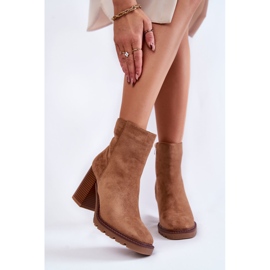 Botas femininas de camurça no salto com zíper camelo Odette bege 1