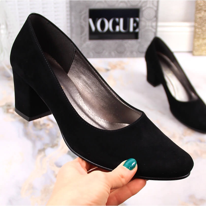 Sapatos de camurça pretos de mulher no poste Azali 1470 1