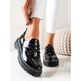 Sapatos pretos VINCEZA 1