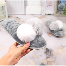 BM Chinelos de pele de mulher com pompons cinza Stella 1