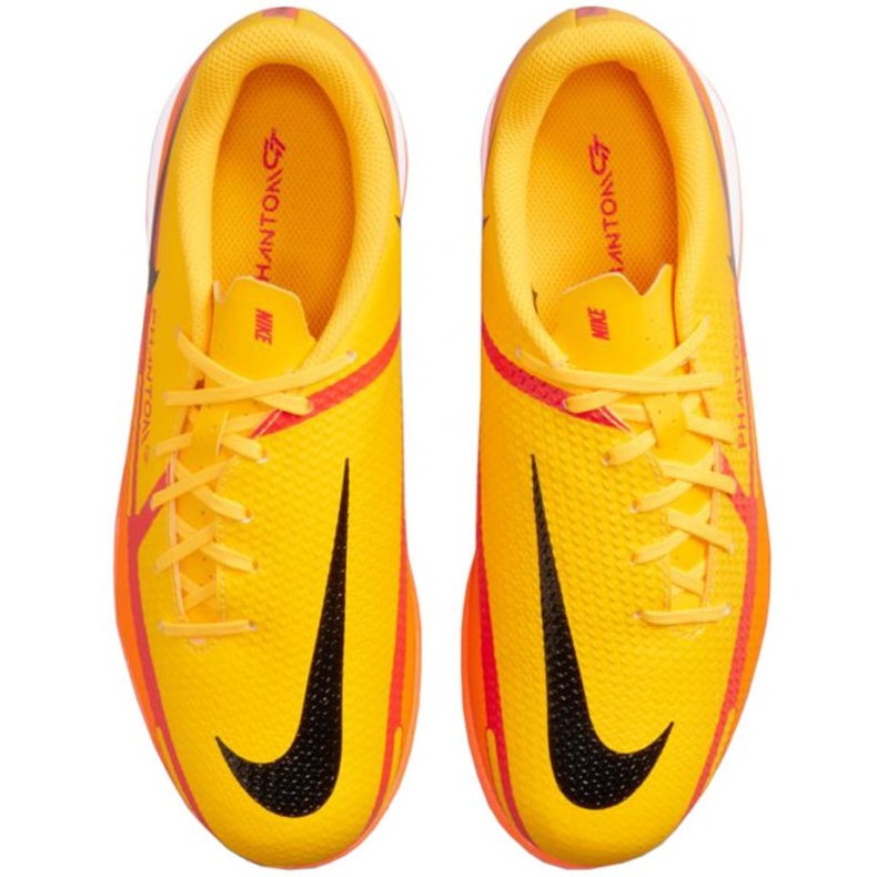 Chuteira Nike Phantom GT2 Academy Ic Jr DC0816-808 laranja laranjas e tintos 1 Chuteira Nike Phantom GT2 Academy Ic Jr DC0816-808 laranja laranjas e tintos 1