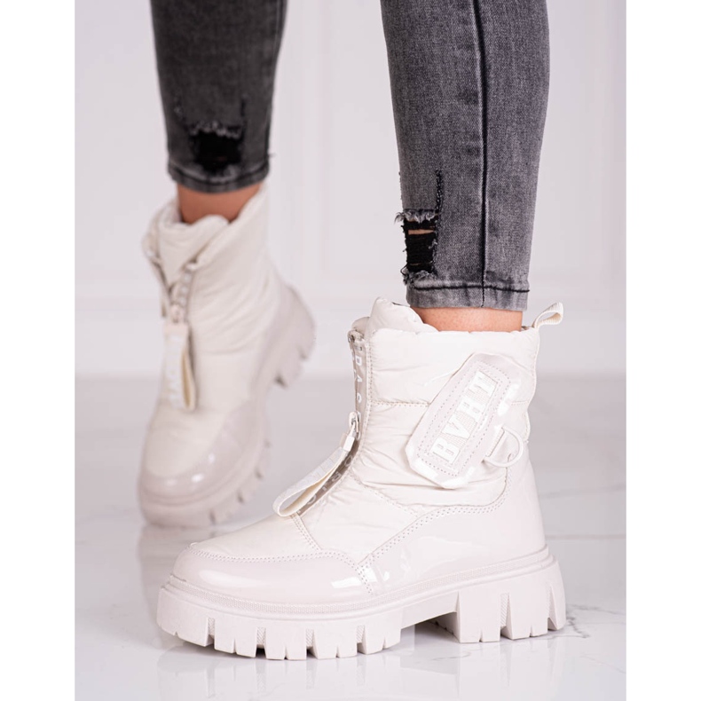 Bolsas Shelovet bege de mulher isoladas 1