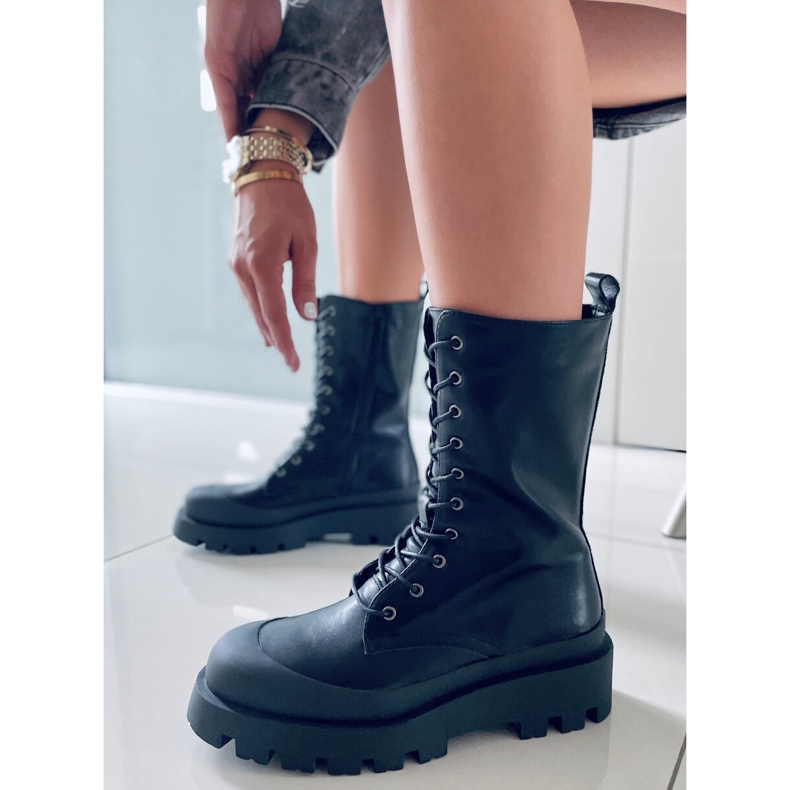 BM Botas Knight Black com cadarço preto 1