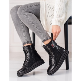 W. Potocki Mulheres trabalhadoras na plataforma Shelovet preto 1