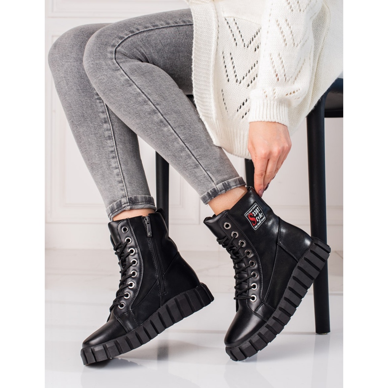 W. Potocki Mulheres trabalhadoras na plataforma Shelovet preto 1