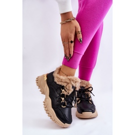 PM1 Tênis esportivo feminino isolado com cadarço preto bege Kerberos 1