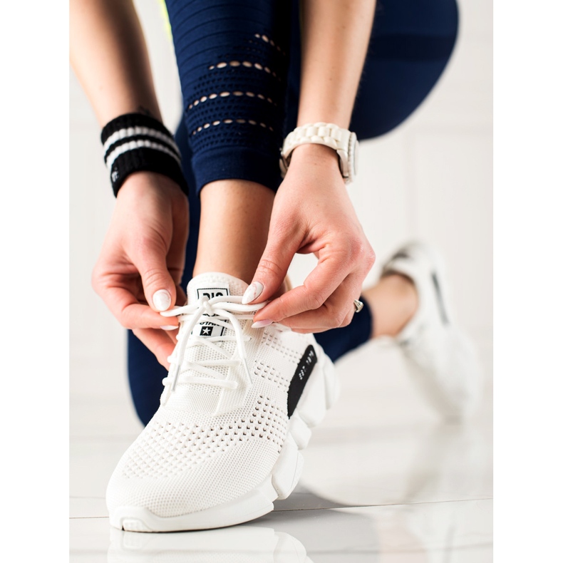 Tênis feminino a céu aberto Big Star JJ274271 branco 2