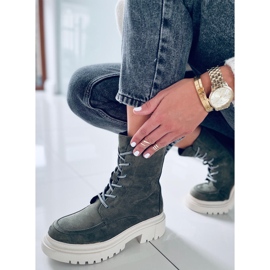 Bota Roisin Green de camurça com cadarço verde 1