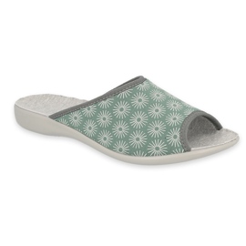 Slippers femininos de Befado com estrelas PU 254D141 verde 2 Slippers femininos de Befado com estrelas PU 254D141 verde 2