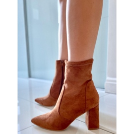 PA1 Bota salto camurça Natalie Camel. marrom 1