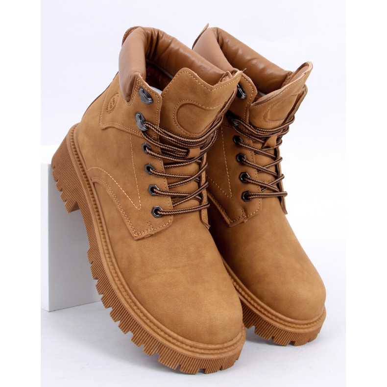 Botas Trapper isoladas Basco Camel bege 1