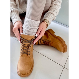 Botas Trapper isoladas Basco Camel bege 2