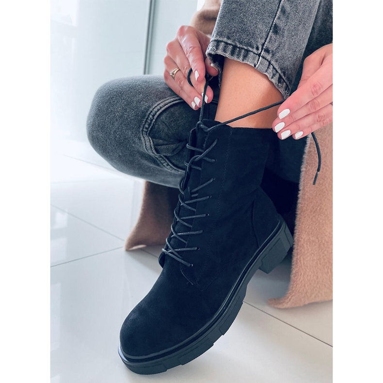 PA1 Lavey Bota preta de camurça com cadarço preto 2