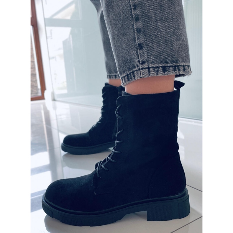 PA1 Lavey Bota preta de camurça com cadarço preto 1