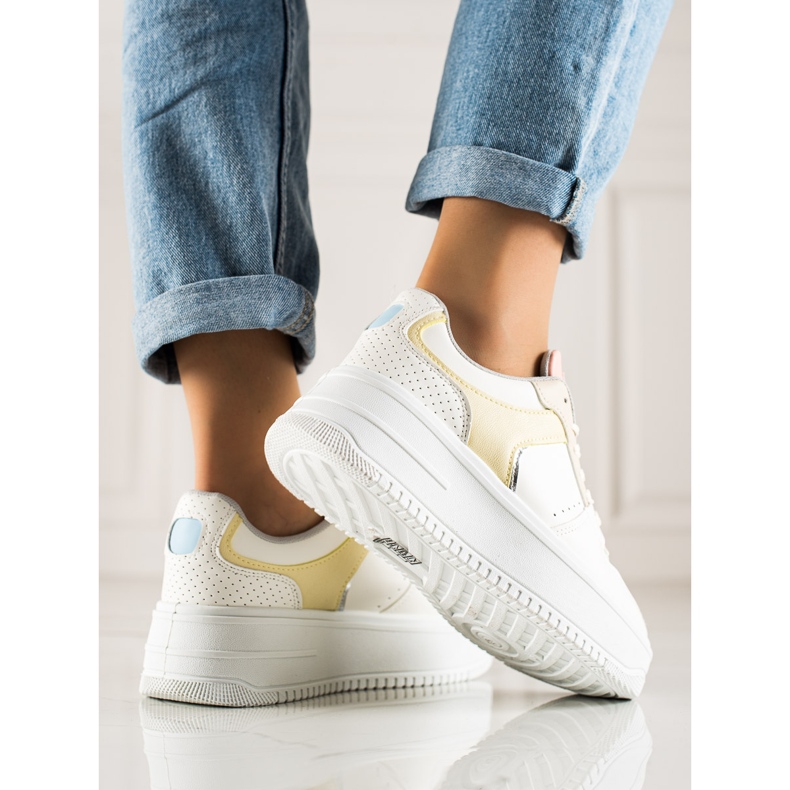 TRENDI Tênis coloridos na moda branco multicolorido 1