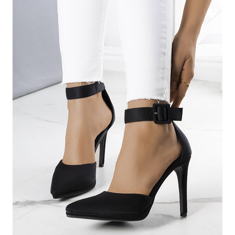 PA1 Salto preto elegante Gerardo 1