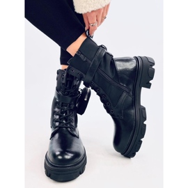 Bota Victor Black com cadarço preto 1