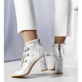 Botas de glitter prateado com pregos prata 1