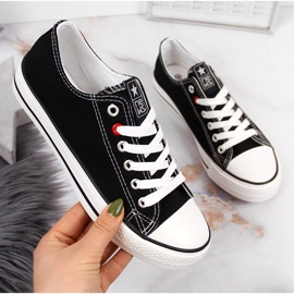 Tênis cano baixo em tecido preto NEWS 2