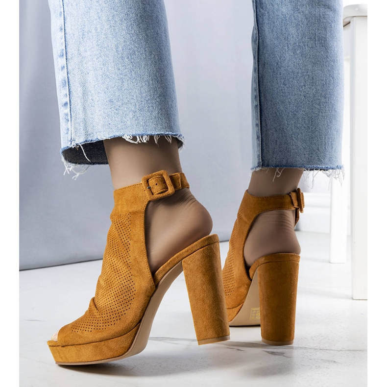 PA1 Sandália salto camel, Calum. marrom amarelo 1