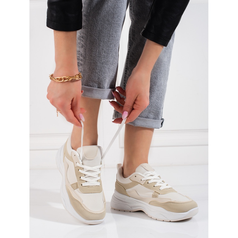 Sapatos desportivos de mulher Shelovet bege com atacadores 2