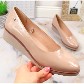 Sapatos de cunha lacado bege de mulher Vinceza 10865 1