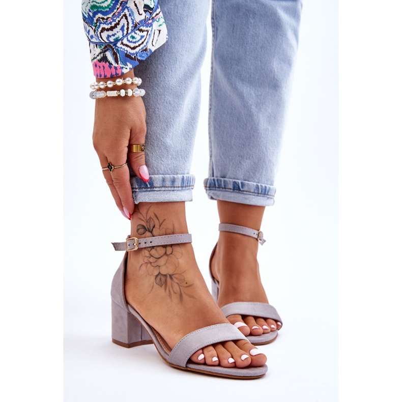 PS1 Sandálias de camurça salto baixo cinza Quincy 1