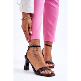 S.Barski Sandália Owen Preto com Salto Envernizado 1