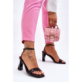 S.Barski Sandália Owen Preto com Salto Envernizado 2