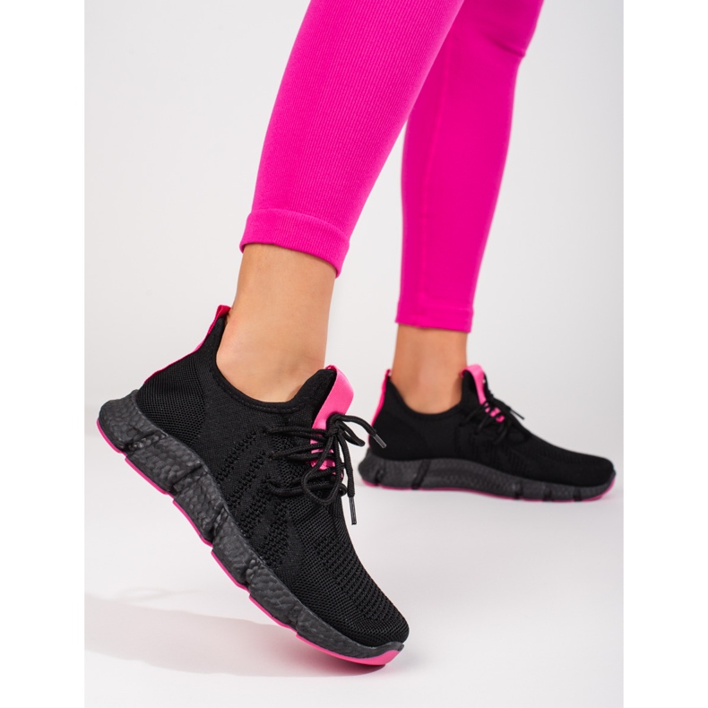 Tênis esportivo preto Shelovet com detalhe rosa 1