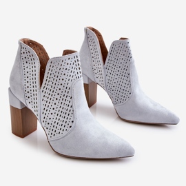 PM1 Botas elegantes de camurça vazadas salto alto cinza Genevi prata 1