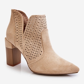 PM1 Botas de salto alto vazadas de camurça da moda bege claro Genevi 1