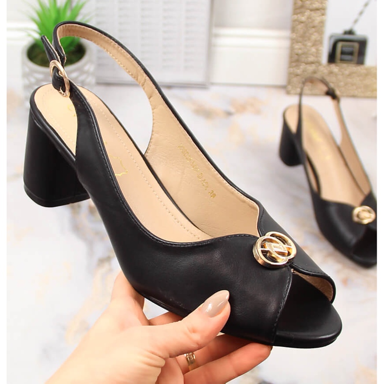 Sandália feminina preta no posteVento 5480 preto 1