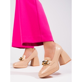 Sapatos de salto bege da Vinceza 2