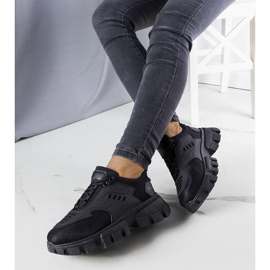 BM Tênis pretos em uma sola maciça Inez 1