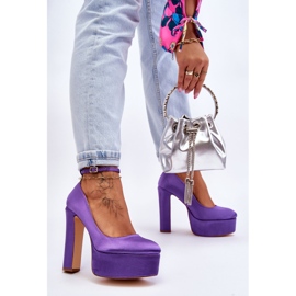 Bombas da moda em um pilar alto alto roxo 2
