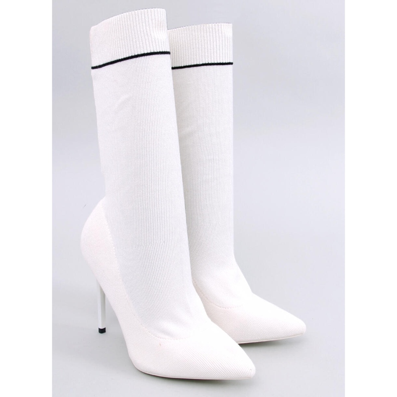 PA1 Botas Moody Bianco com salto médio branco 2