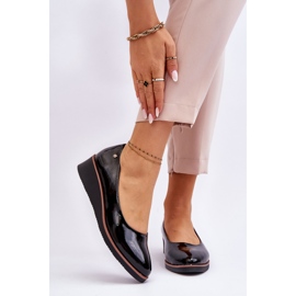 Vinceza Sapatilha clássica de couro envernizado preto Paola 1