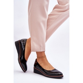 Vinceza Sapatilha clássica de couro envernizado preto Paola 2