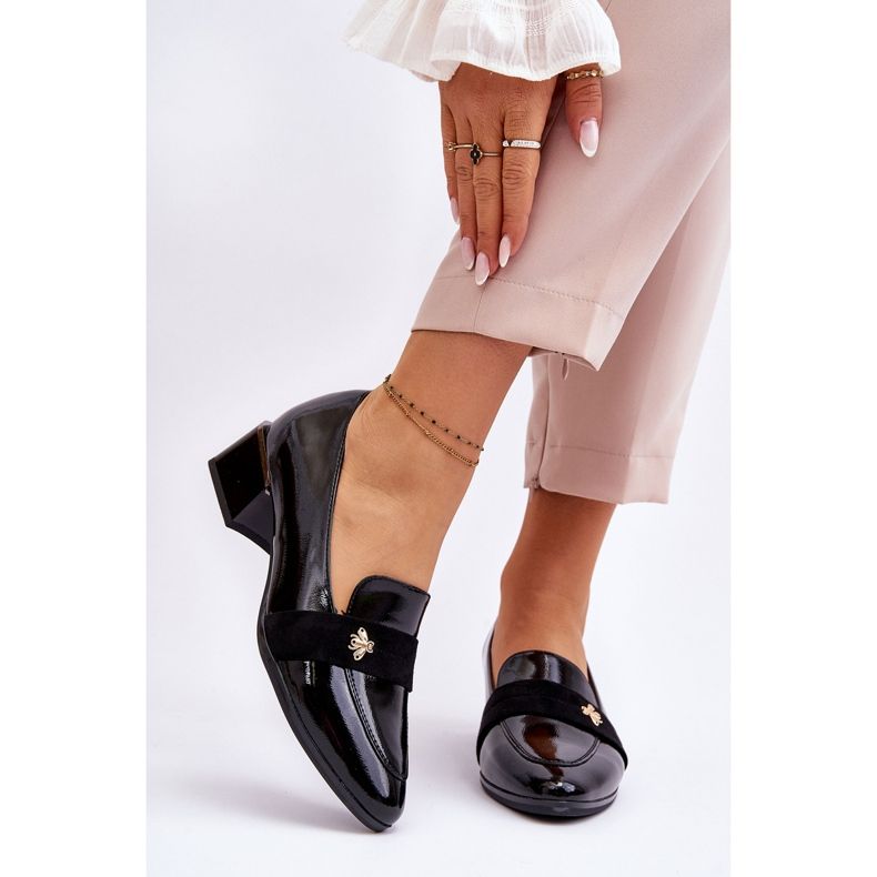 Vinceza Bombas de salto baixo patenteadas com enfeites pretos Doria 1