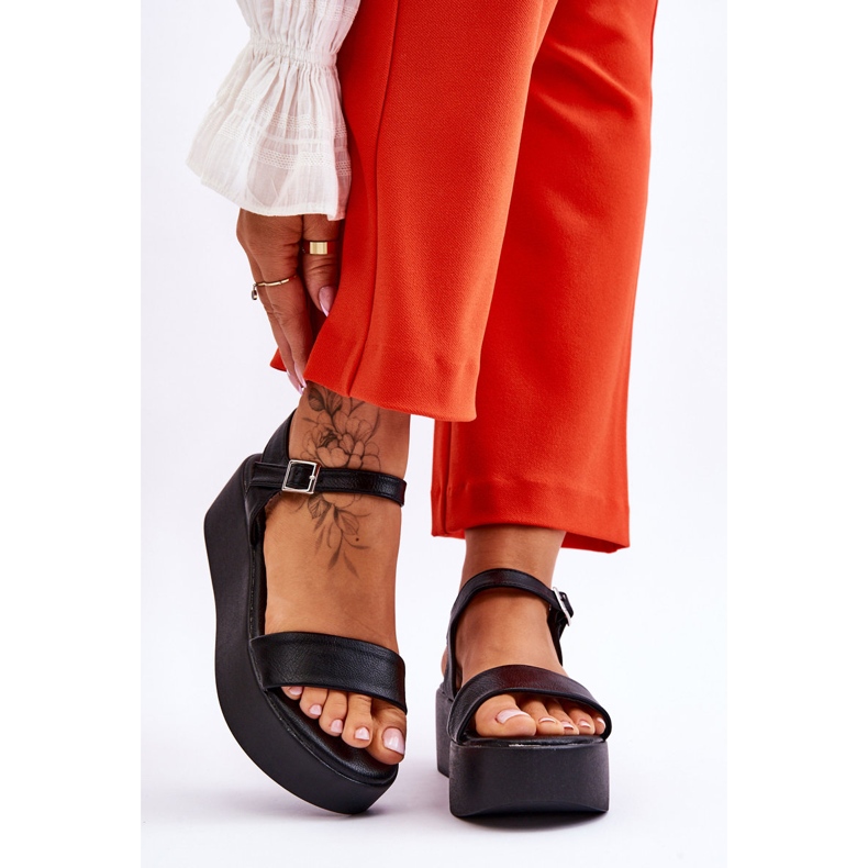 Vinceza Sandálias femininas em uma plataforma maciça preta Casen preto 1