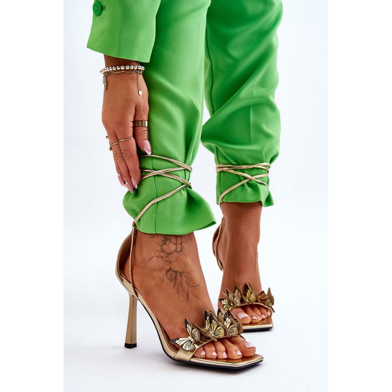 FS1 Sandálias amarradas em salto alto com borboletas Delmar douradas dourado 2