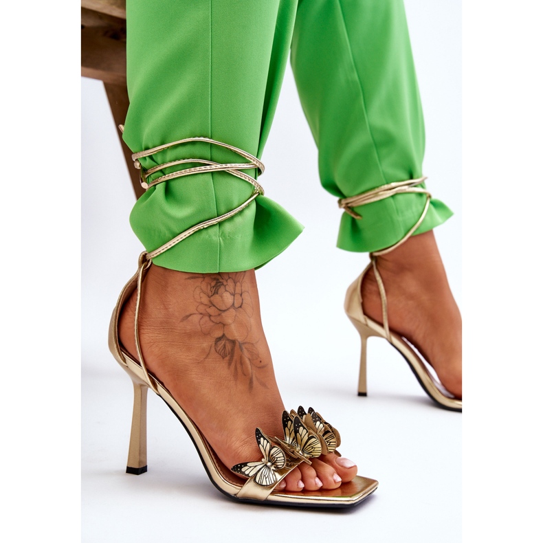FS1 Sandálias amarradas em salto alto com borboletas Delmar douradas dourado 1