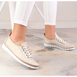 Sapatos desportivos de mulher claros de pele bege Artiker 52C0691 2